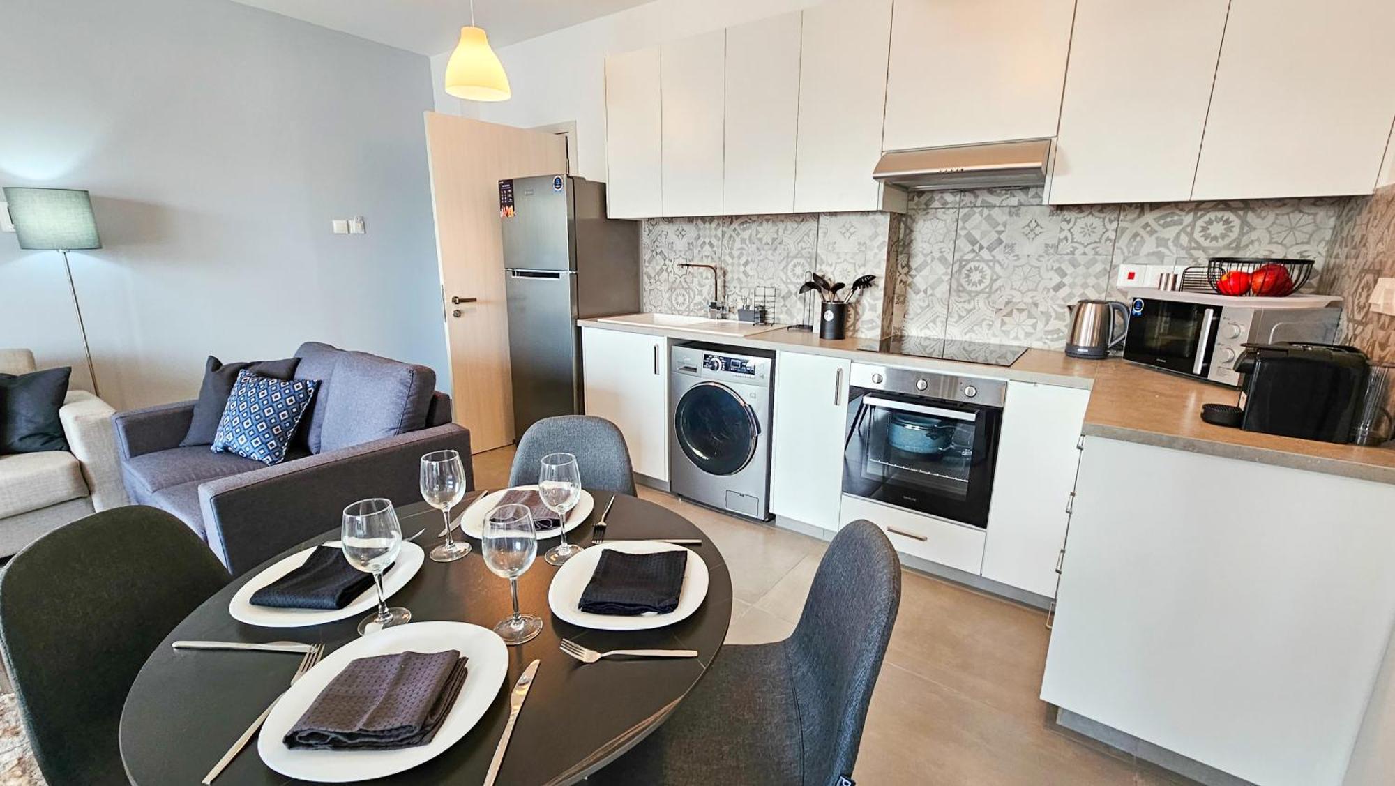 Sealife Citycenter Residences Larnaca Bagian luar foto