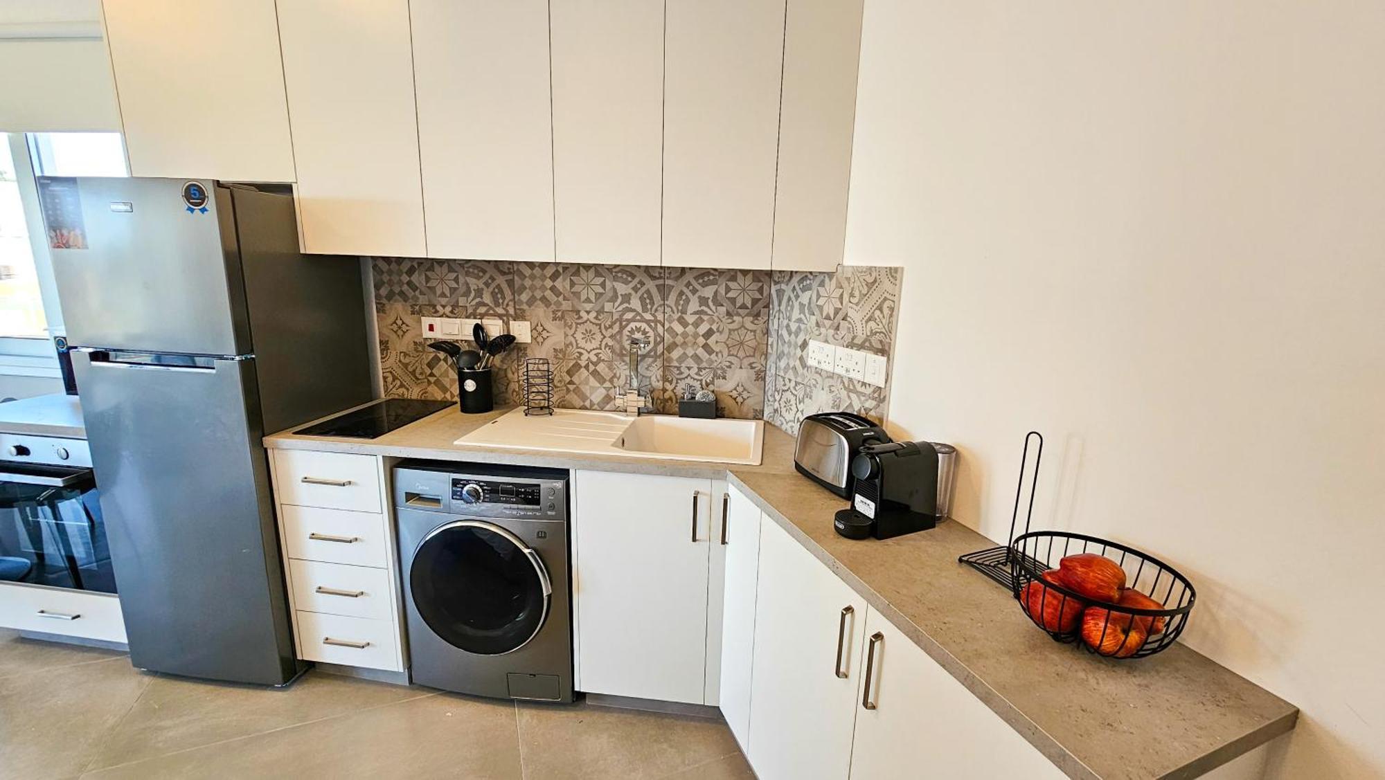 Sealife Citycenter Residences Larnaca Bagian luar foto
